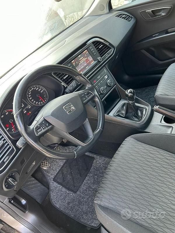 Usata Seat Leon 110 CV (80 kW) 2014 Grigio