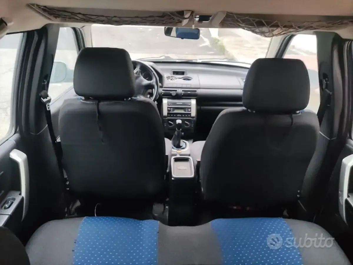Usata Land Rover Freelander 111 CV (81 kW) 2004 Grigio SUV