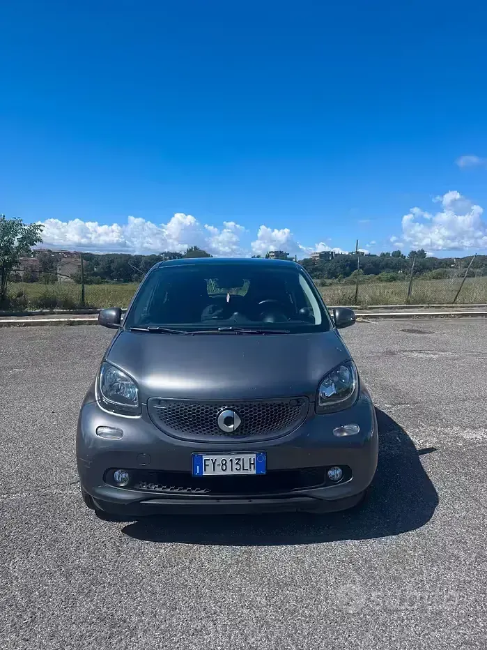 Usata Smart ForFour Passion 90 CV (66 kW) 2019 Grigio Utilitaria