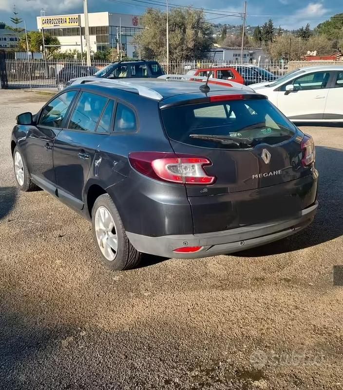 Usata Renault Mégane GrandTour 110 CV (80 kW) 2012 Grigio Station wagon