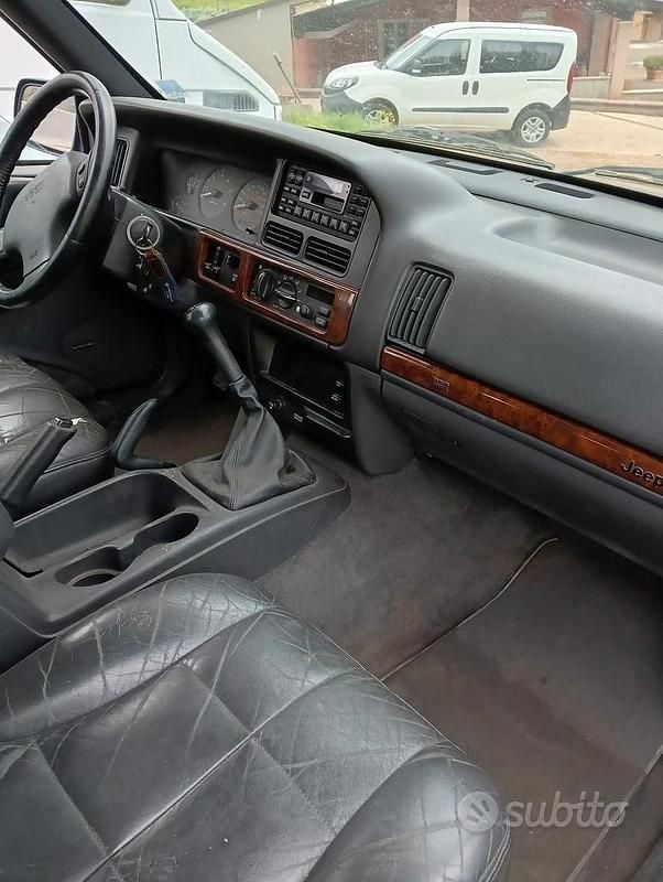 Usata Jeep Cherokee 116 CV (85 kW) 1997 Blu SUV