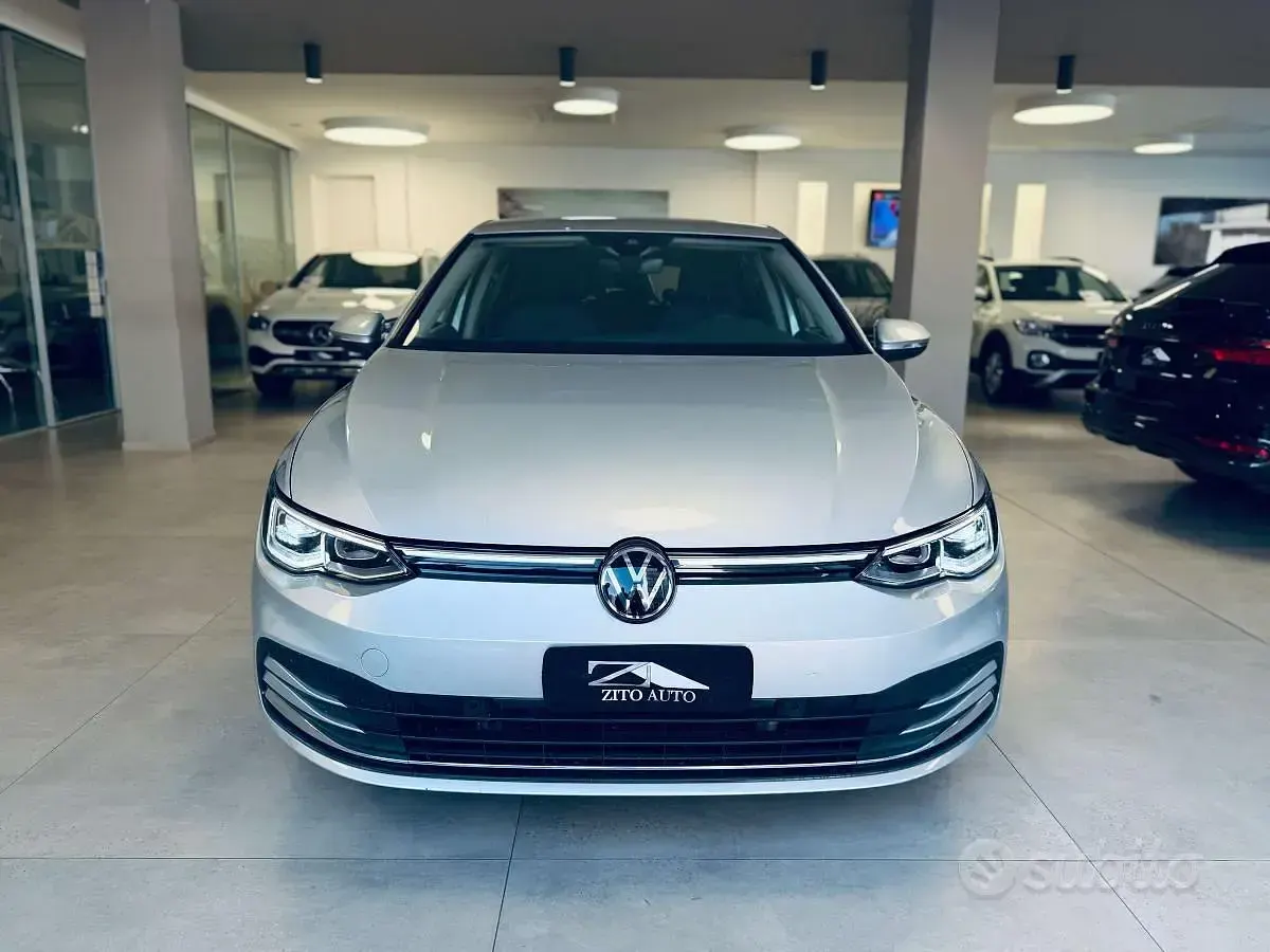 Occasion VW Golf VIII Style 117 ch (86 kW) 2022 Argent Berline