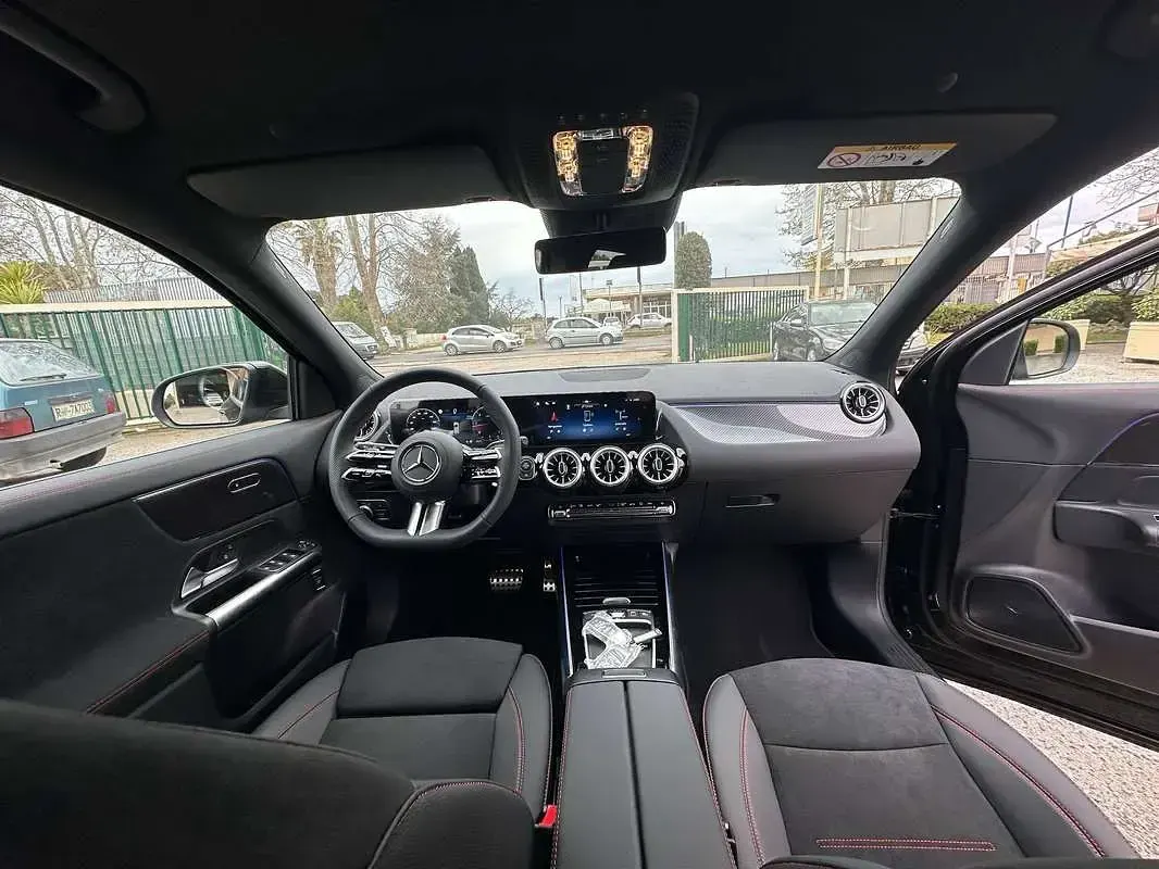 Usata Mercedes GLA200 Premium 150 CV (110 kW) 2024 Nero SUV