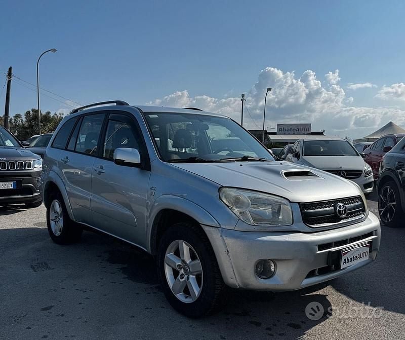 Usata Toyota RAV4 115 CV (84 kW) 2004 Grigio SUV