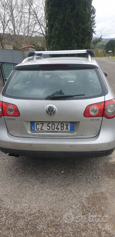 Grigio Usata 2005 VW Passat Station wagon | 1500 € (Ottimo prezzo) - Immagine 1/4