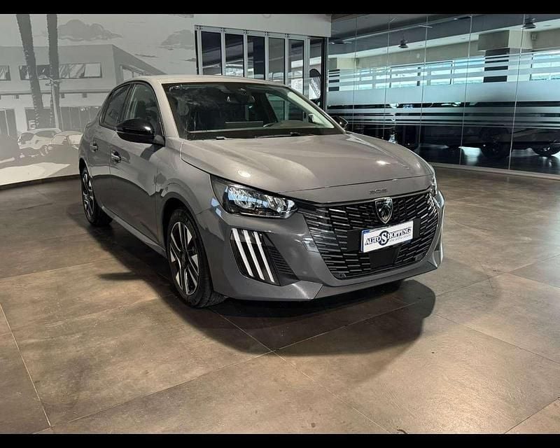 Usata Peugeot 208 Allure 101 CV (74 kW) 2025 Grigio Utilitaria