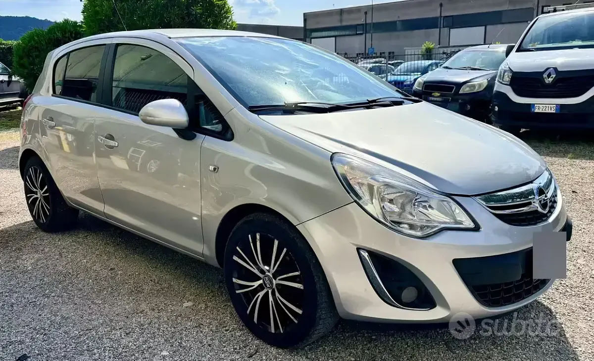 Używany Opel Corsa 85 KM (62 kW) 2013 Szary Hatchback
