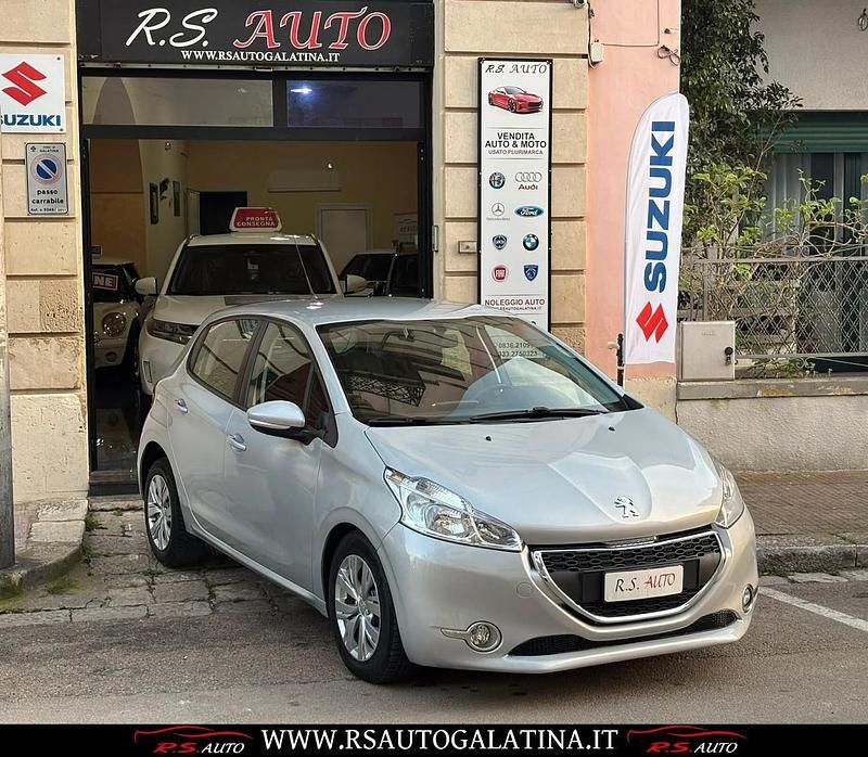Usata Peugeot 208 95 CV (69 kW) 2014 Grigio Utilitaria