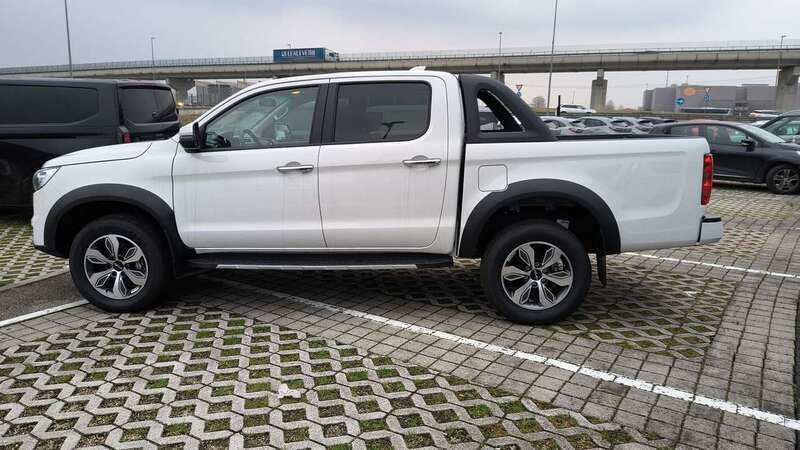 Nuova EVO Cross 4 136 CV (100 kW) 2025 Bianco met Pick-up