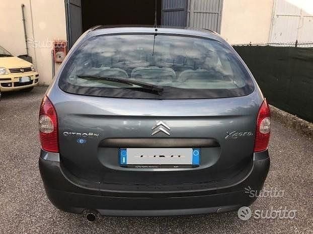 Usata Citroën Xsara Picasso 90 CV (66 kW) 2005 Grigio Monovolume