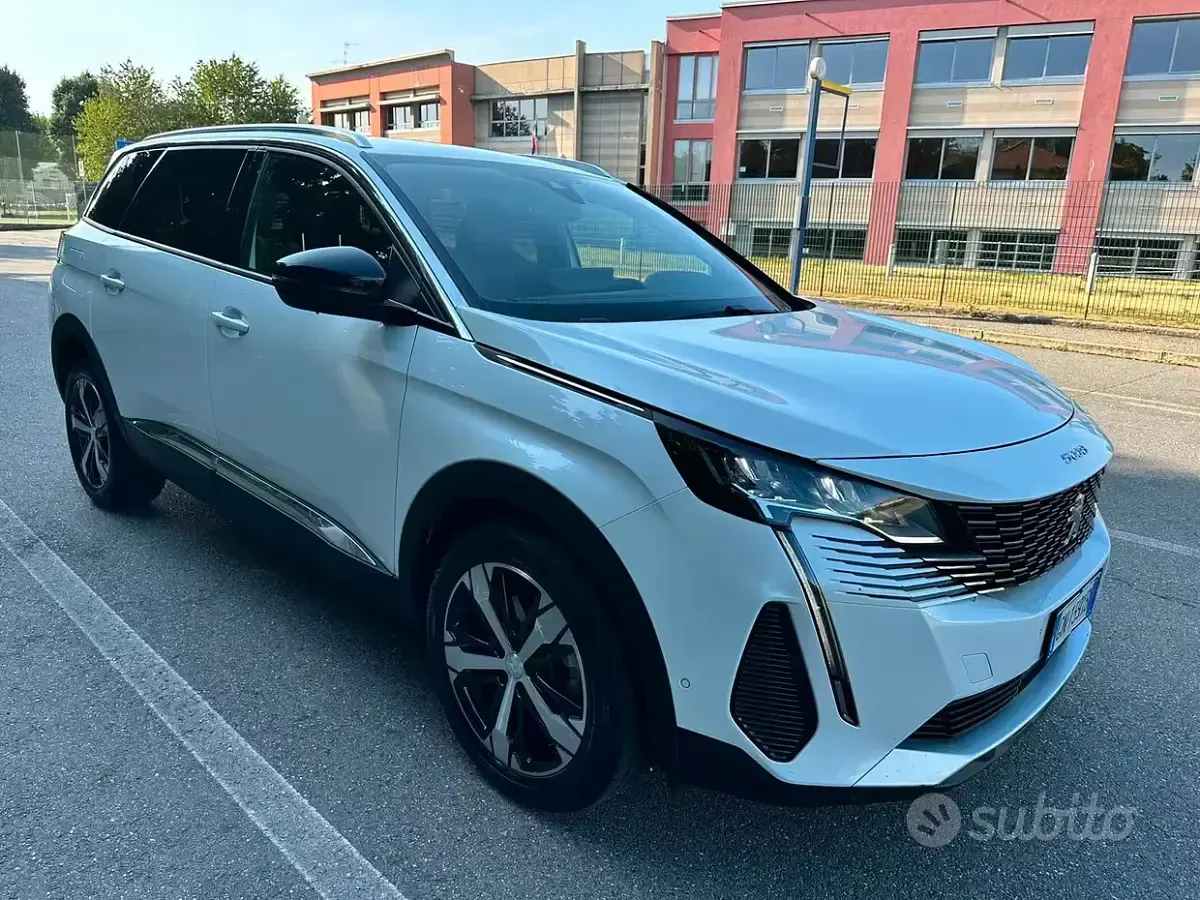 Usata Peugeot 5008 131 CV (96 kW) 2023 Bianco SUV