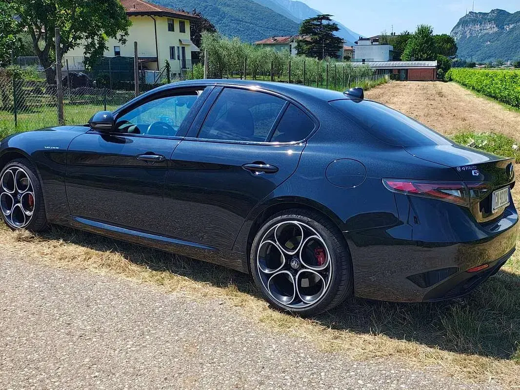 Usata Alfa Romeo Giulia Ti 211 CV (155 kW) 2023 Nero Berlina