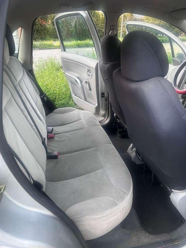 Usata 2005 Citroën C3 Exclusive Due volumi | 1800 € (Buon prezzo) - Immagine 1/4