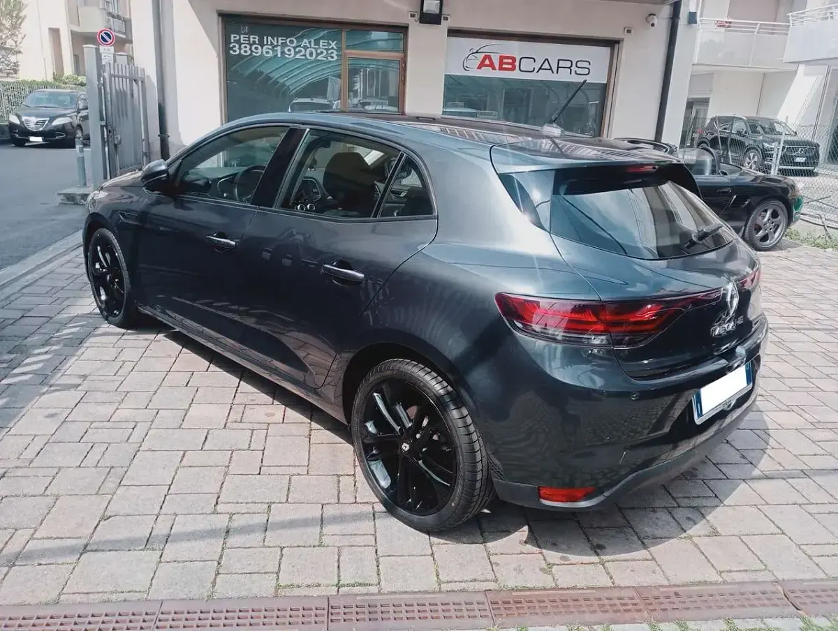 Usata Renault Mégane II Equilibre 116 CV (85 kW) 2022 Antracite met Berlina