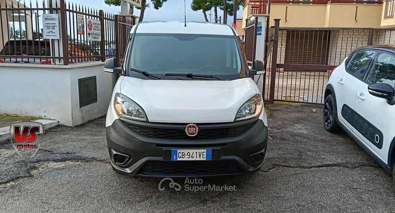 Usata Fiat Doblò 105 CV (77 kW) 2020 Bianco Monovolume