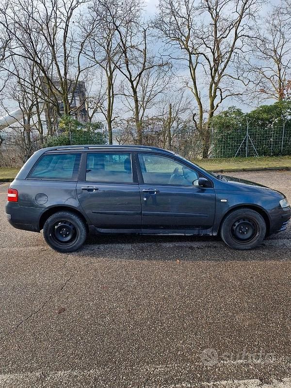 Usata Fiat Stilo 116 CV (85 kW) 2004 Grigio Station wagon