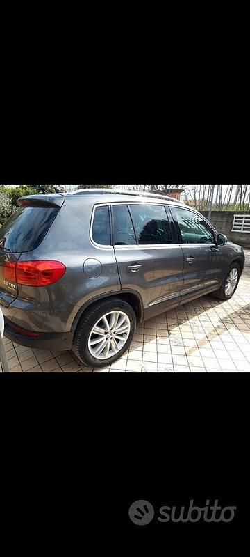 Usata VW Tiguan 140 CV (102 kW) 2012 Grigio SUV