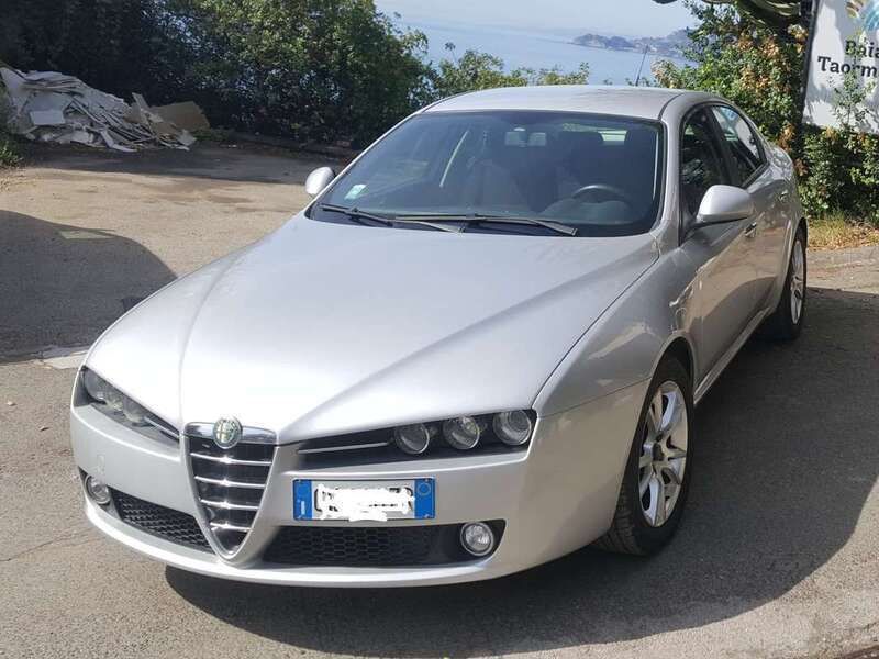 Argento Usata 2005 Alfa Romeo 159 Distinctive Tre volumi | 3000 € (Buon prezzo) - Immagine 1/4