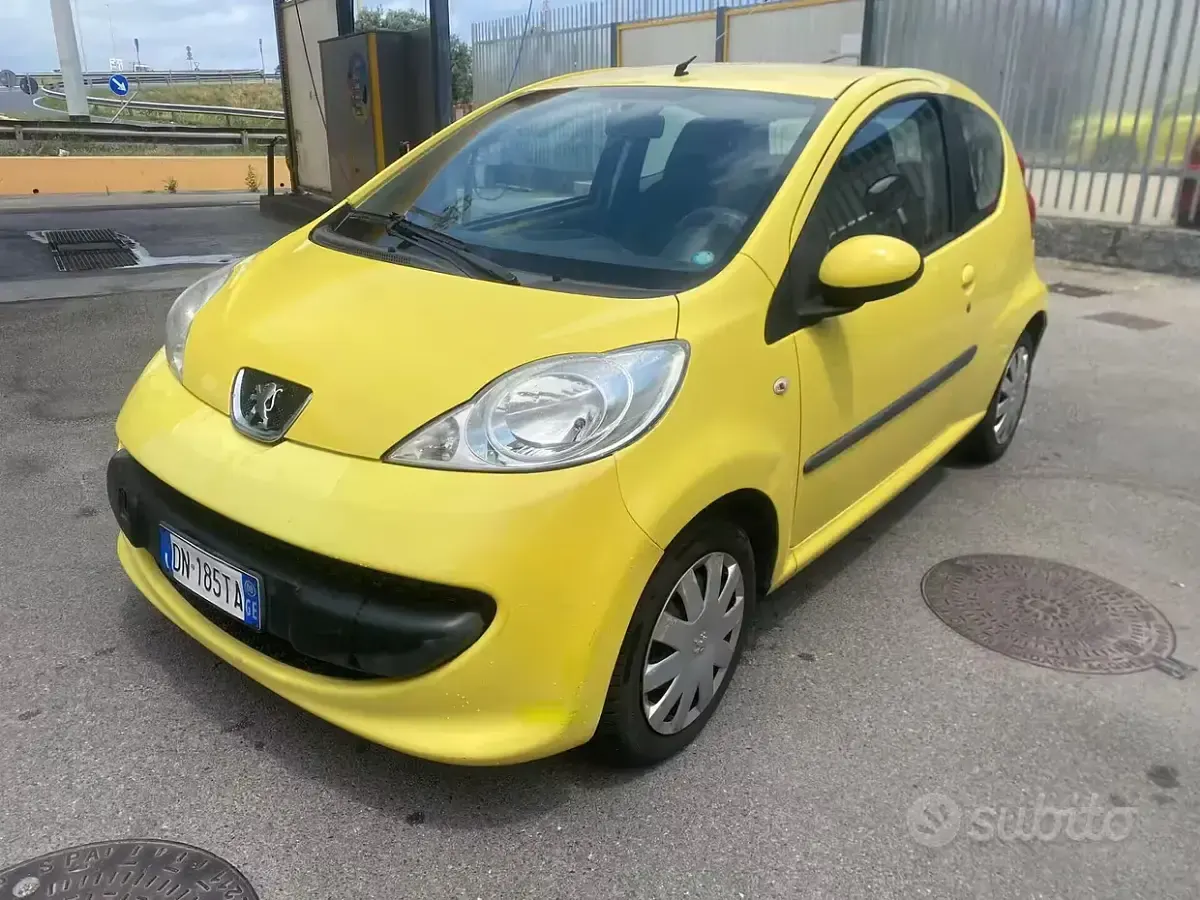 Usata Peugeot 107 68 CV (50 kW) 2008 Giallo Utilitaria