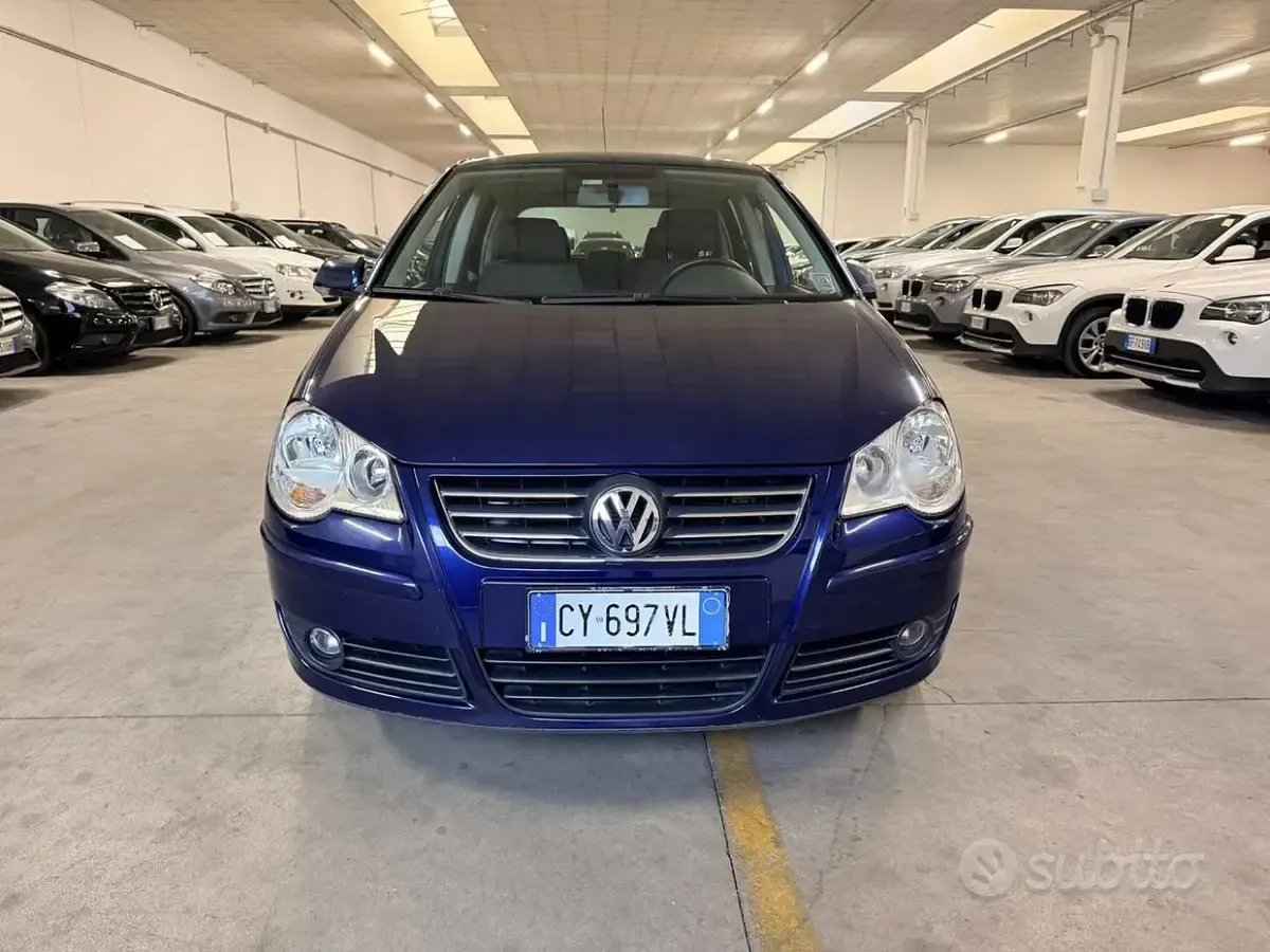 Usata VW Polo Sportline 101 CV (74 kW) 2005 Blu Utilitaria