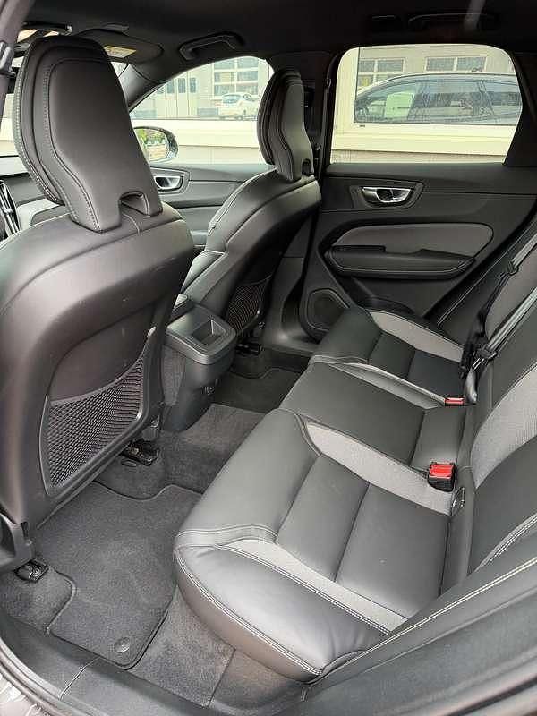 Usata Volvo XC60 Plus 197 CV (144 kW) 2023 Grigio SUV