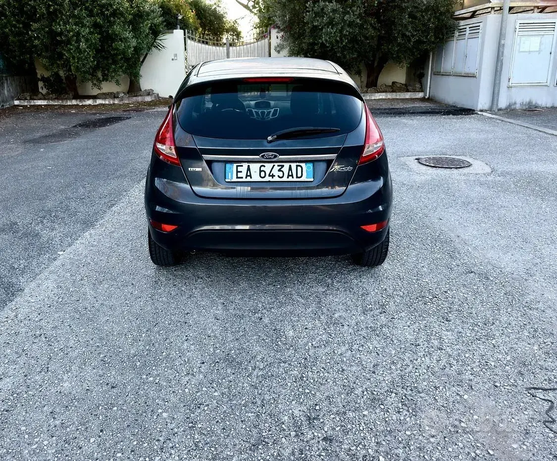 Usata Ford Fiesta Titanium 95 CV (69 kW) 2011 Nero Berlina