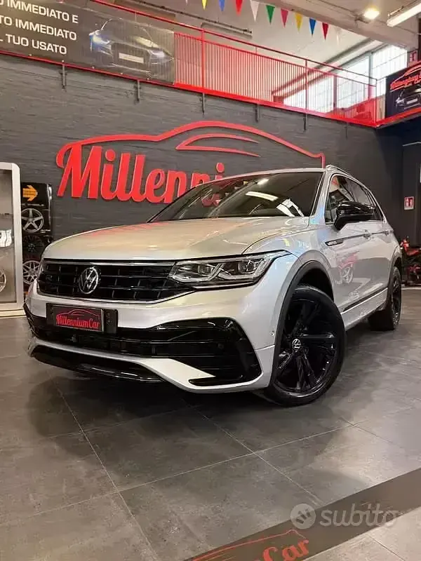 Usata VW Tiguan R-line 150 CV (110 kW) 2021 Grigio SUV