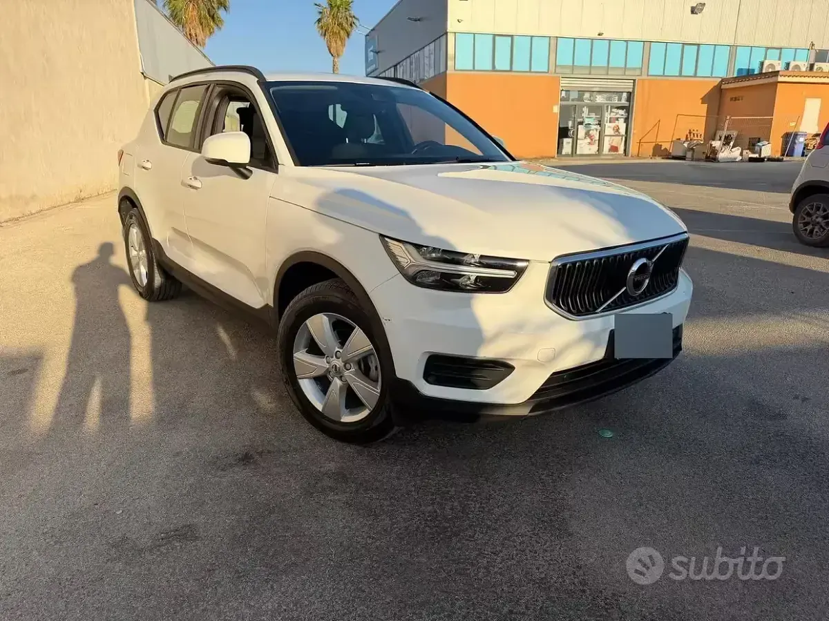 Usata Volvo XC40 150 CV (110 kW) 2019 Bianco SUV