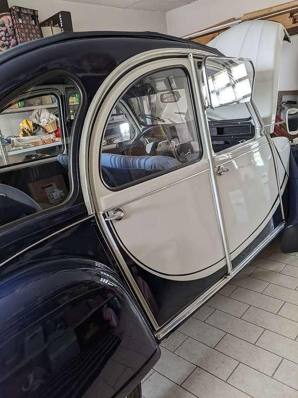 Usata Citroën 2CV Charleston 29 CV (21 kW) 1981 Blu/azzurro Berlina