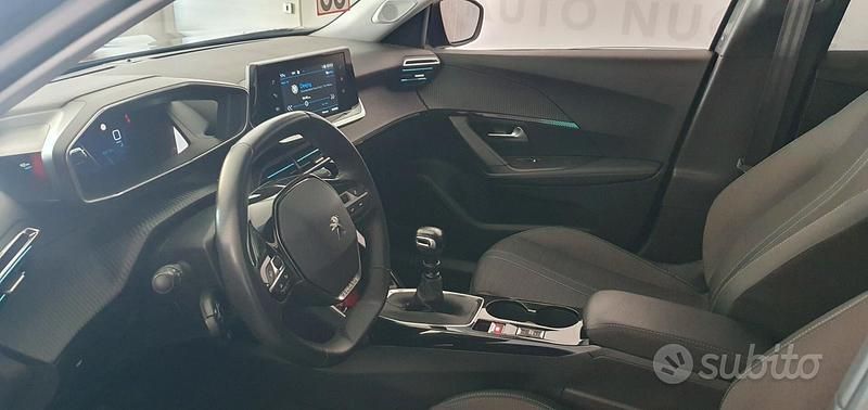 Usata Peugeot 2008 Allure 110 CV (80 kW) 2021 Grigio SUV