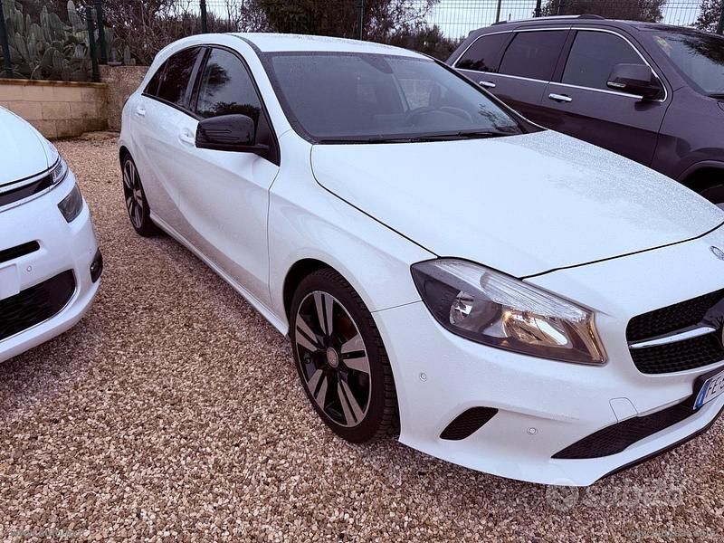 Usata Mercedes A180 108 CV (79 kW) 2016 Bianco Berlina