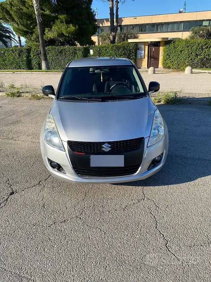Usata Suzuki Swift 75 CV (55 kW) 2011 Grigio Utilitaria