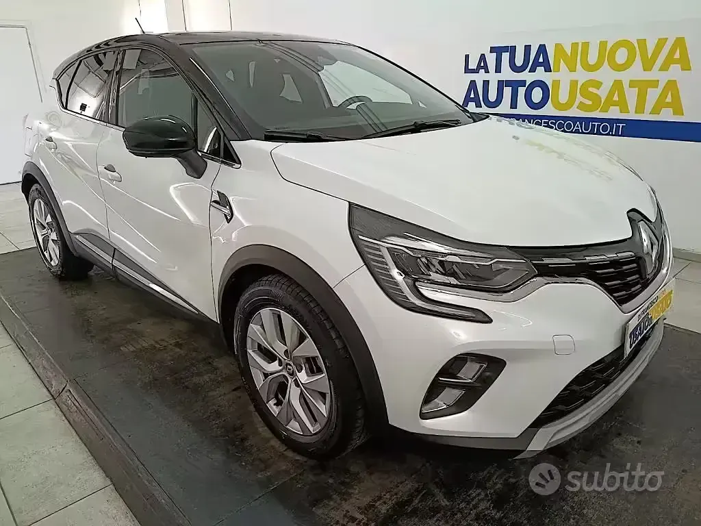 Usata Renault Captur Zen 94 CV (69 kW) 2021 Grigio metallizzato SUV