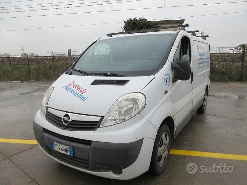 Usata Opel Vivaro 114 CV (83 kW) 2009 Bianco Monovolume