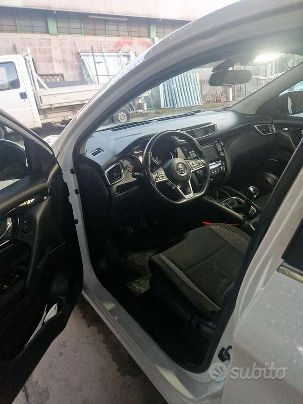 Gebraucht Nissan Qashqai 110 PS (80 kW) 2018 Grau SUV
