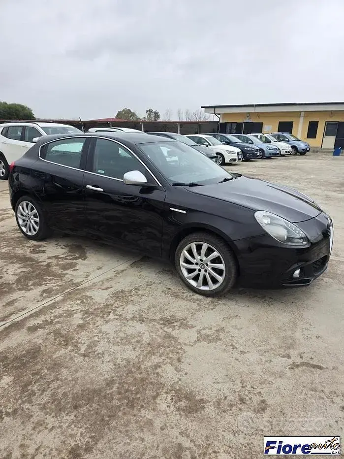 Usata Alfa Romeo Giulietta Super 120 CV (88 kW) 2017 Nero Utilitaria