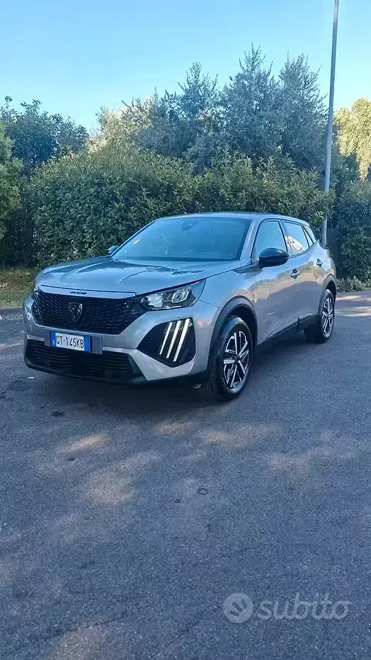 Usata Peugeot 2008 Active 102 CV (75 kW) 2024 SUV