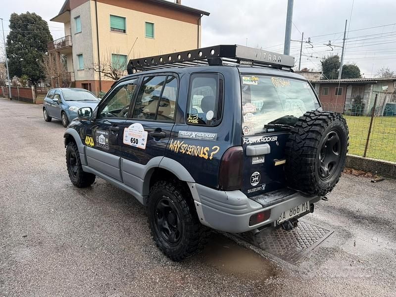 Usata Suzuki Vitara 128 CV (94 kW) 1998 Blu Station wagon