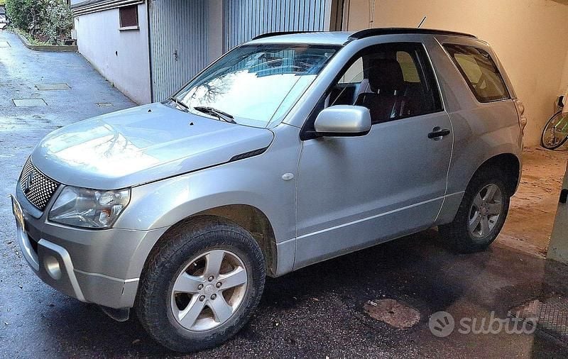 Usata Suzuki Grand Vitara 106 CV (77 kW) 2008 Grigio SUV
