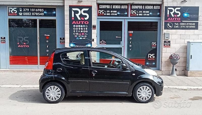 Usata Peugeot 107 68 CV (50 kW) 2010 Nero Utilitaria