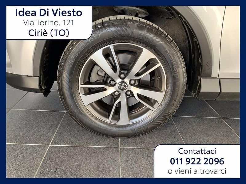 Usata Toyota RAV4 Active 143 CV (105 kW) 2016 Argento met SUV