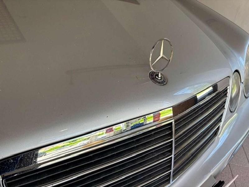 Usata Mercedes E220 Elegance 143 CV (105 kW) 2001 Argento Berlina