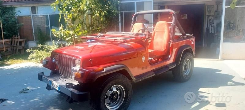 Usata Jeep Wrangler 1990 Rosso SUV