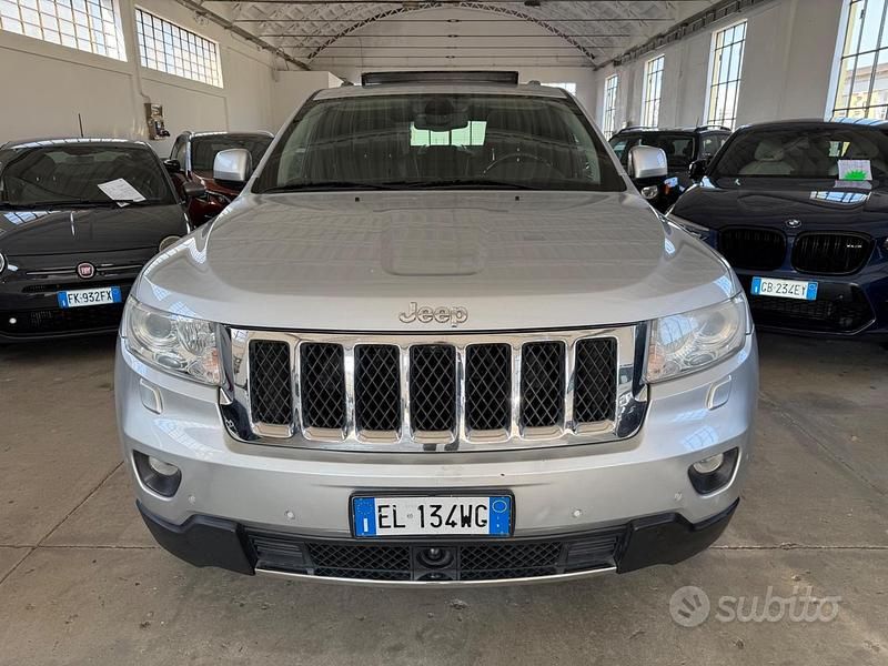 Usata Jeep Grand Cherokee Overland 241 CV (177 kW) 2012 Grigio SUV