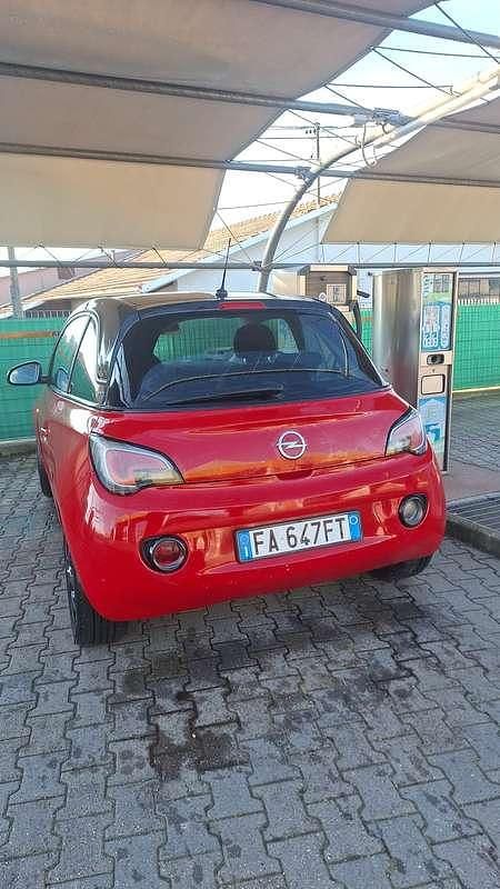 Usata Opel Adam Glam 69 CV (50 kW) 2015 Rosso Utilitaria