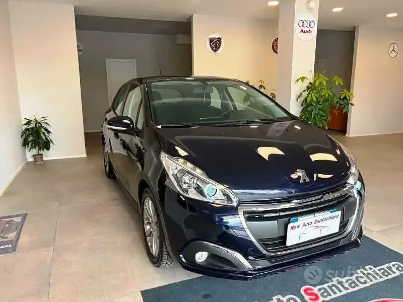 Usata Peugeot 208 Active 82 CV (60 kW) 2018 Bluazzurro Utilitaria