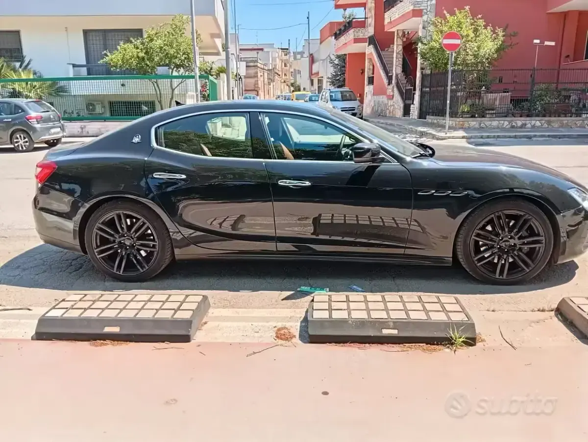 Usata Maserati Ghibli 250 CV (183 kW) 2016 Nero Berlina