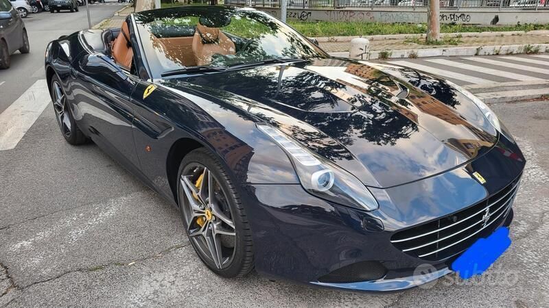 Usata Ferrari California 560 CV (411 kW) 2015 Blu Cabrio