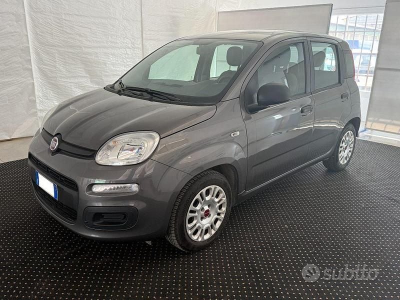 Usata Fiat Panda S 70 CV (51 kW) 2022 Grigio scuro metallizzato Utilitaria