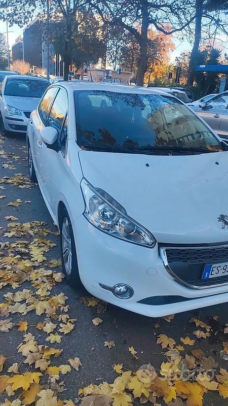 Usata Peugeot 208 Allure 92 CV (67 kW) 2013 Bianco Utilitaria